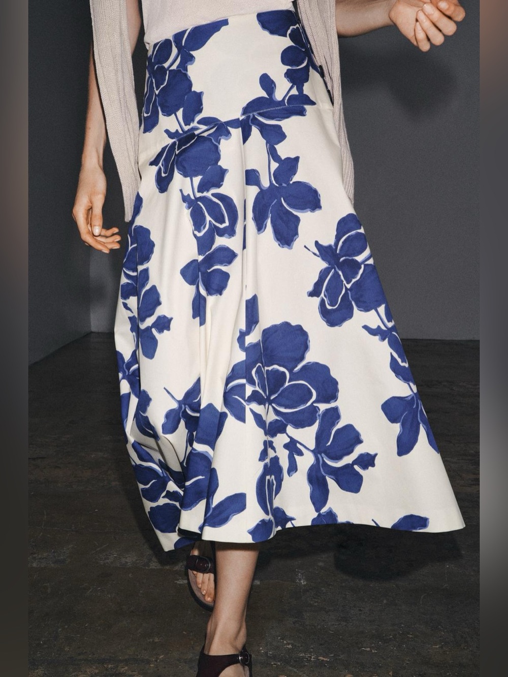 Zara Cotton Blue Floral Printed Mid Waist Midi Skirt 8594/049